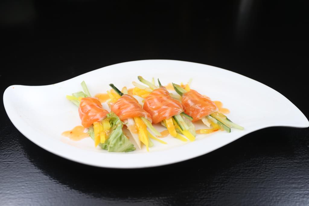 10. salmon ravioli (4pcs)